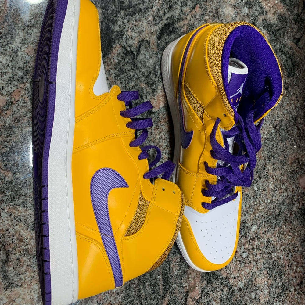 Jordan 1 Mid Lakers Shoes